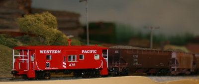 Cementipede caboose pulling into clear at Doughertys
