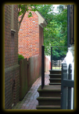Between the Houses - Williamsburg