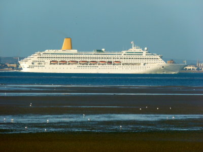 ORIANA (1995) @ Ryde, Isle of Wight (Passing)