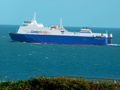 COMMODORE GOODWILL - @ Whitecliffe Bay, Isle of Wight (Passing)