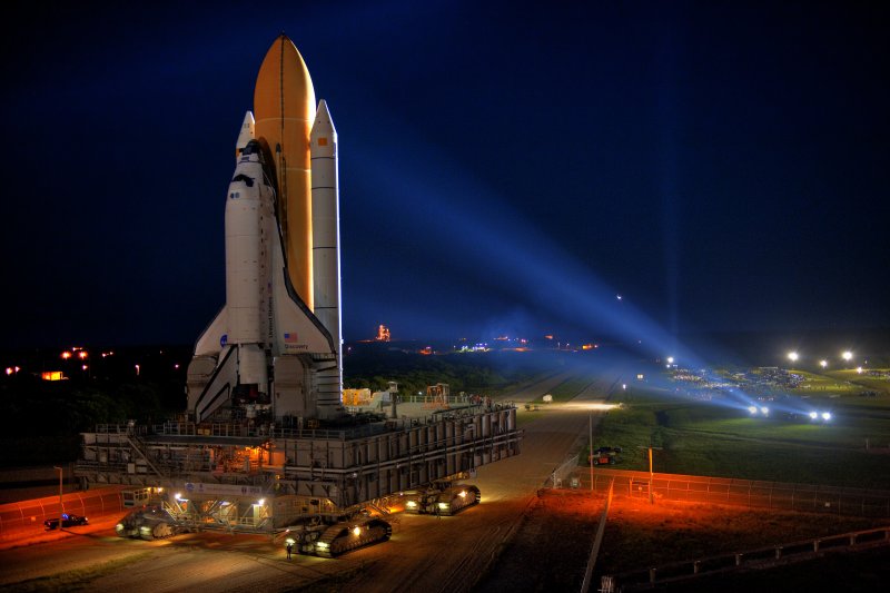 STS-133-rollout_9-20-10_tanner_8146 2.jpg