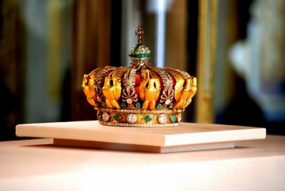 Louis IV 's Coronation crown