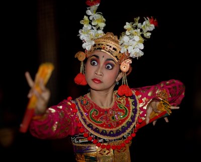 Legong Dance at the Oberoi, Bali,  plus a video explanation of Balinese Dance.