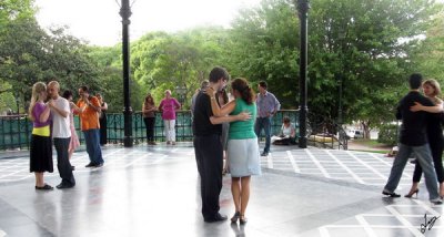 2009_03_01 Tango Lesson in Barrancas de Belgrano park: instructor Marcelo Salas