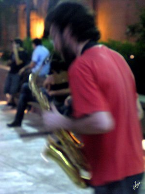 2009_03_07 Sax in Recoleta Plaza