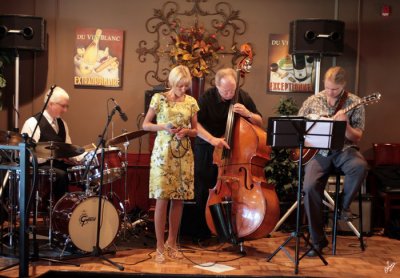 2009_08_17 Jazz Trio at the Fireside Restaraunt and Lounge