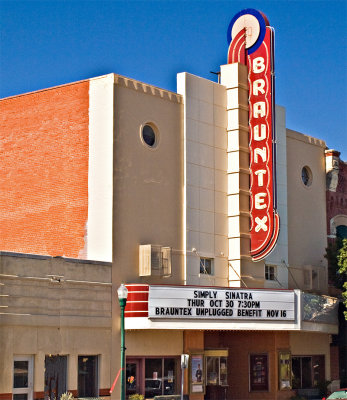 The Brauntex Theater in October 2008