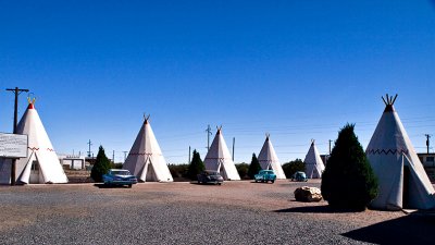 A second view of the Wigwam motel.