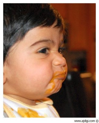 Shoo Shoon (blowing his nose) while eating...