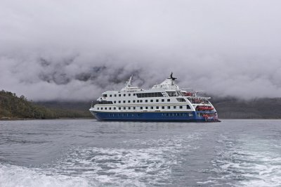 M/V Mare Australis