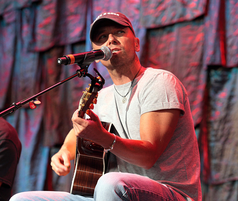 Kenny Chesney2.jpg
