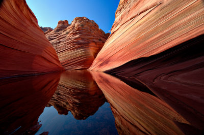The Wave - Entrance (Horizontal)