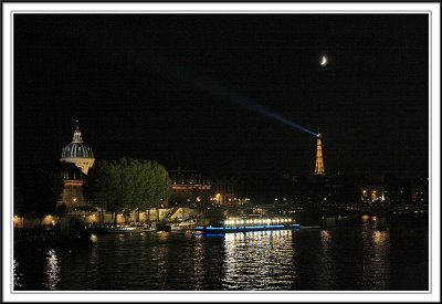 Moon over Seine