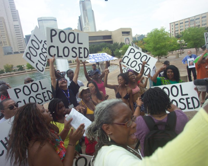 calatrava and closed pools protest 076.JPG