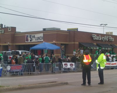 Crowds Fillin up the street