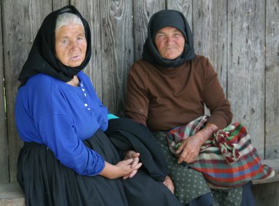 Romanian neighbors