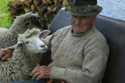 Hoteni man with sheep.JPG