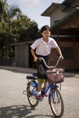 Schoolgirl in Vang Vieng