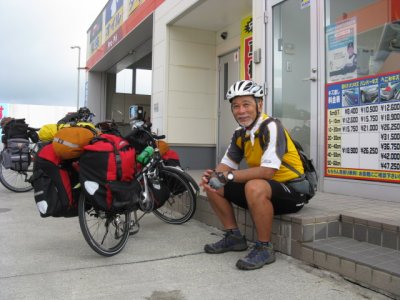 Taking a break along the road while looking for our campsite.