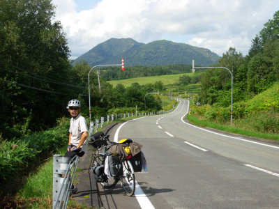 Roadside break. Yesterday, we decided to head north foregoing the eastern part of Hokkaido due to time.