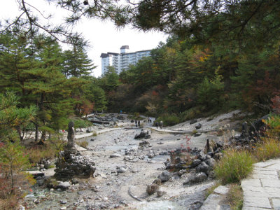 Sai-No-Kawara Park along the Yukawa River is also a source for hot spring water.