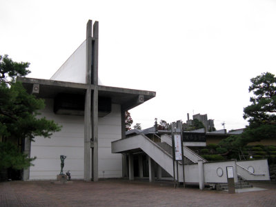 Shinano Art Museum; The Chair Exhibition displayed hundreds of different designs, both old and new.
