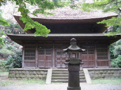The garden houses a number of historic buildings from across Japan.