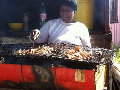 broiling/selling Chicken Feet