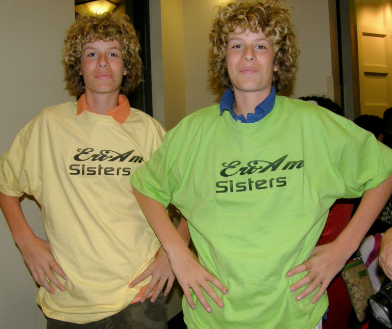 Twin fans in Shirts