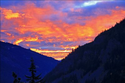 Sunrise on the Eastern Cascades.jpg
