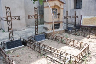 Cemetery 02.jpg