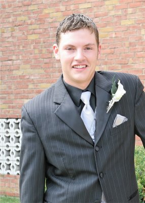 Groom1.jpg