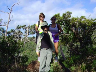 Girls on the Wiliwilinui Trail