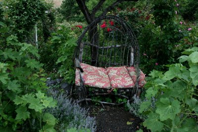  A lovely shady place with a beautiful loveseat
