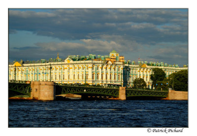 L'hermitage depuis les quais de la Neva