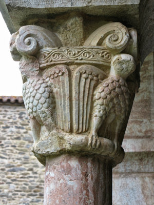 Prades - Pillar detail