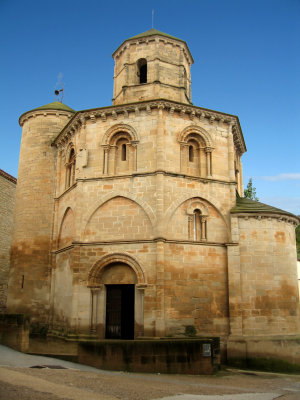 The octagonal Iglesia del Santo Sepucro in Torres del Rio