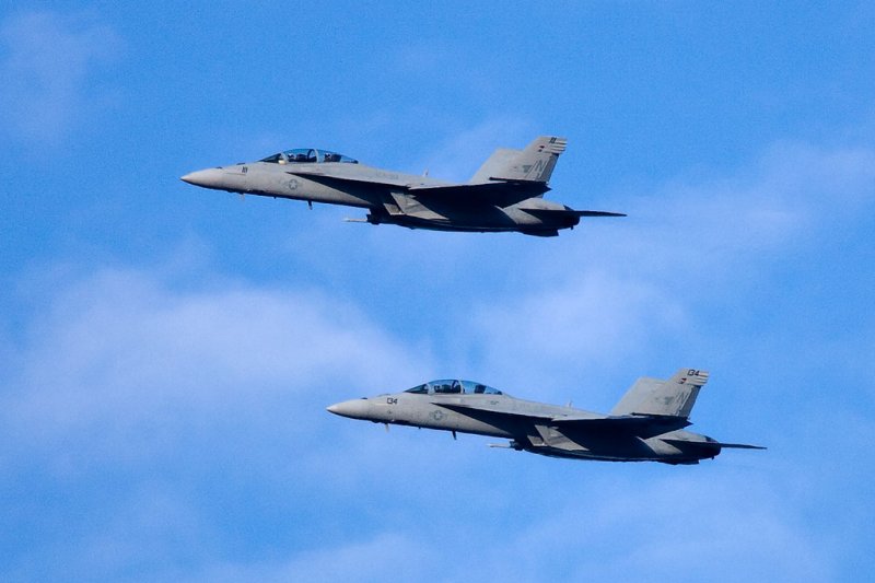 10/06/2010  Two Boeing F/A-18E/F Super Hornets