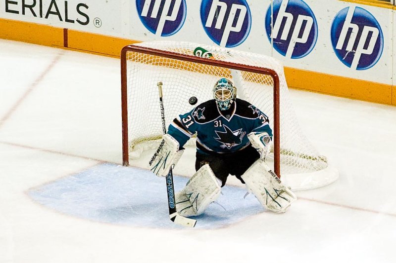 Antti Niemi watches the puck