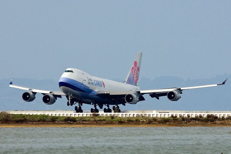 12/26/2010  China Airlines Cargo Boeing 747-409F/SCD B-18709