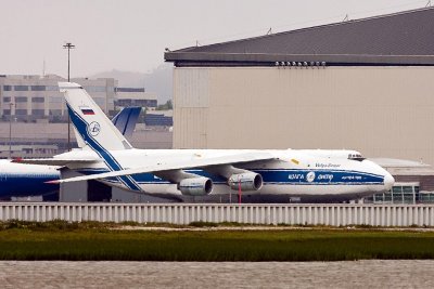 6/24/2010  Volga-Dnepr Airlines Antonov AH-124-100