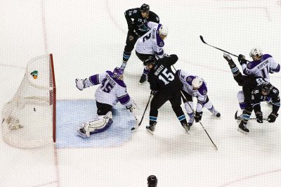 Los Angeles Kings vs. San Jose Sharks - November 15, 2010