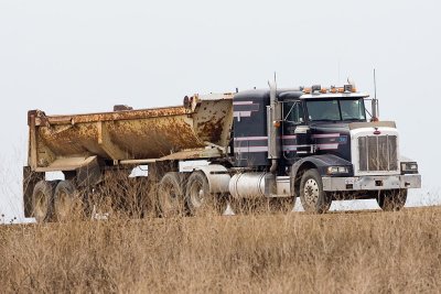 11/19/2010  Semi trailer end dump truck