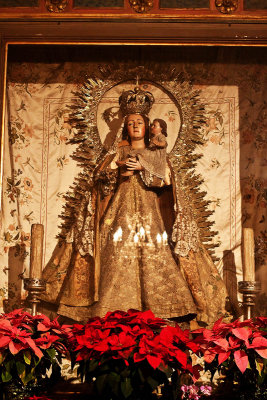 Statue of Blessed Mary and baby Jesus Mission San Carlos Borromeo del Rio Carmelo_MG_0186.jpg