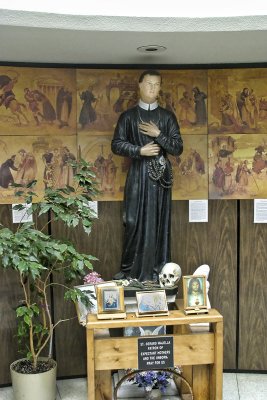 Statue of St Gerard Majella Patron Saint of Expectant Mothers and the Unborn IMG_2287.jpg