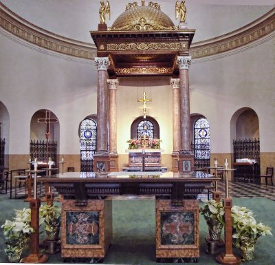 Altar at St Francis Xavier Roman Catholic Church in LaGrange Il IMG_7574.jpg