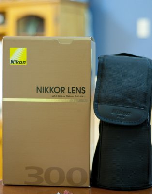 Nikon AF-S Nikkor 300 1:4 IF-ED