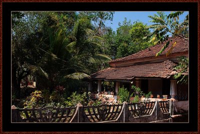113=House-with-Pots in Chapora.jpg