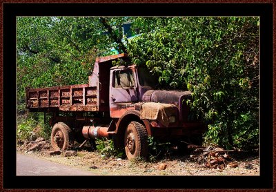 6-An-old-tired-Truck-in-Goa-one-year-after.jpg