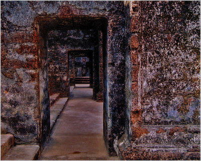 112-Thru-a-door-thru-a-door-thru-a-doorRuins-after-an-Abbey-in-Old-Goa-6b.jpg